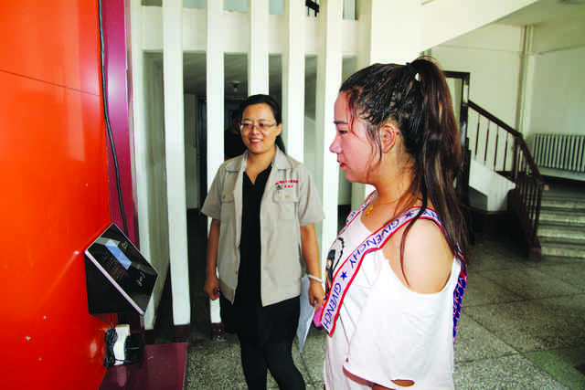 為加強公司機(jī)關(guān)基礎(chǔ)管理，公司機(jī)關(guān)自本月1日起實行考勤刷臉管理制度